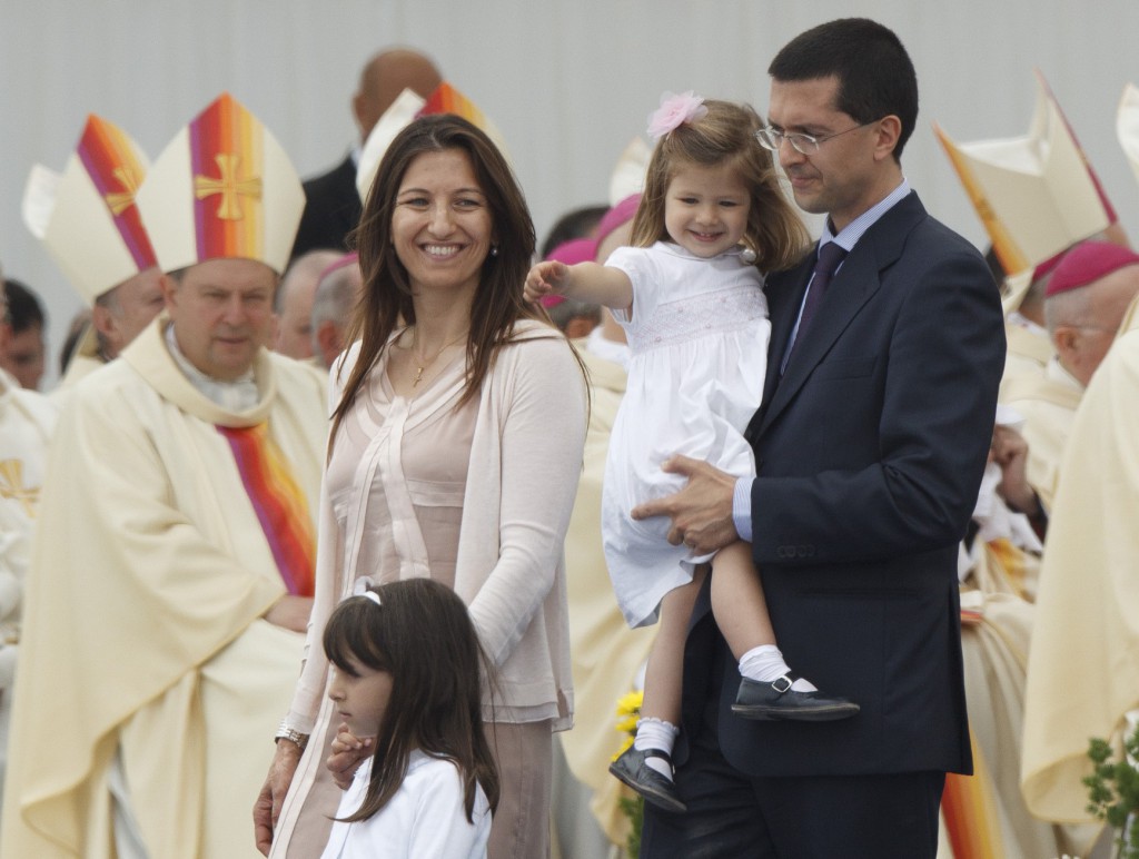 The family which presented the offertory gifts to Pope Benedict XVI at the closing Mass of the World Meeting of Families in Milan. 