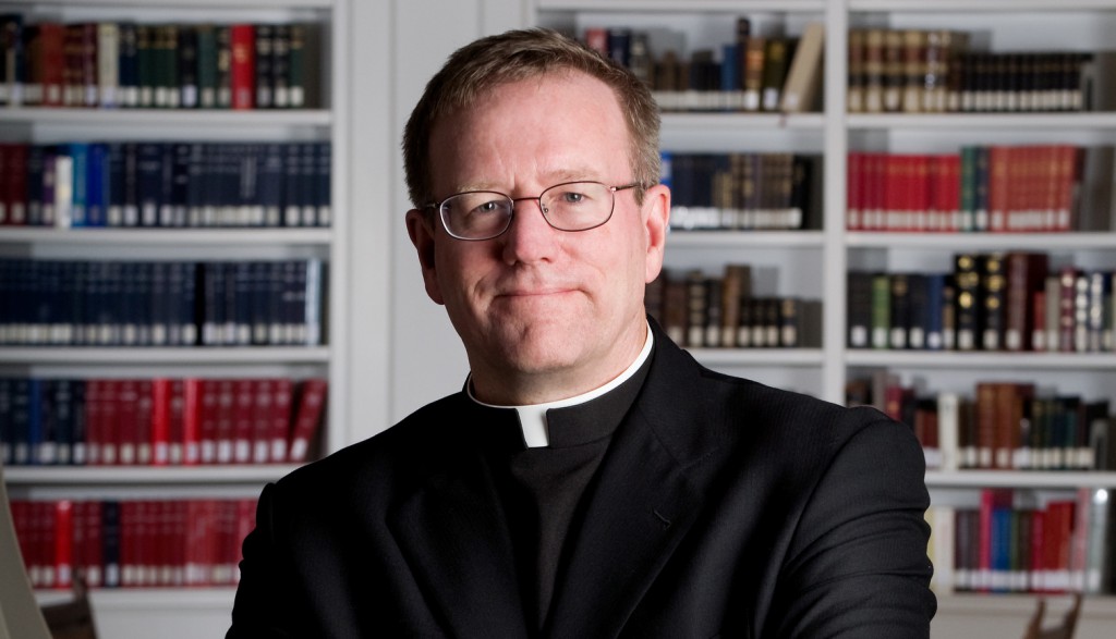 Father Robert Barron, who runs the Chicago-based Word on Fire ministry, spoke to a crowd of about 500 people on June 19 at the Catholic Media Conference in Denver. PHOTO: CNS/Word on Fire