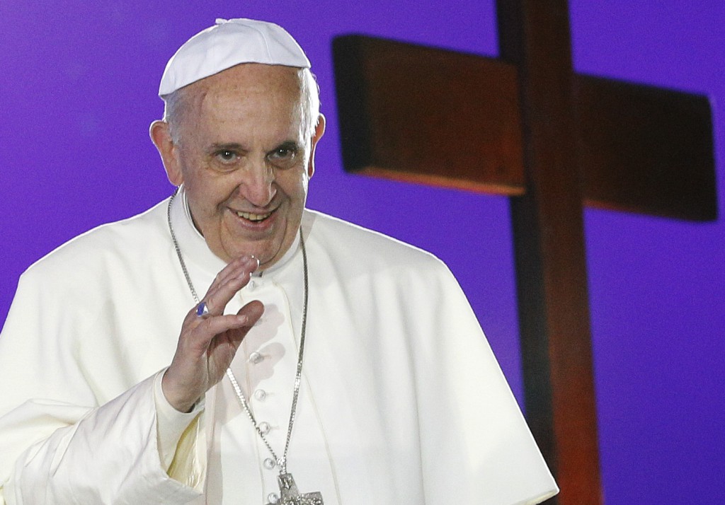 Pope Francis greets the crowd on July 25 as he arrives for the World Youth Day welcoming ceremony on Copacabana beach in Rio de Janeiro. The rankings of highest number of retweets worldwide, released on July 24, showed that on Twitter Pope Francis is the most influential world leader. PHOTO: CNS/Paul Haring
