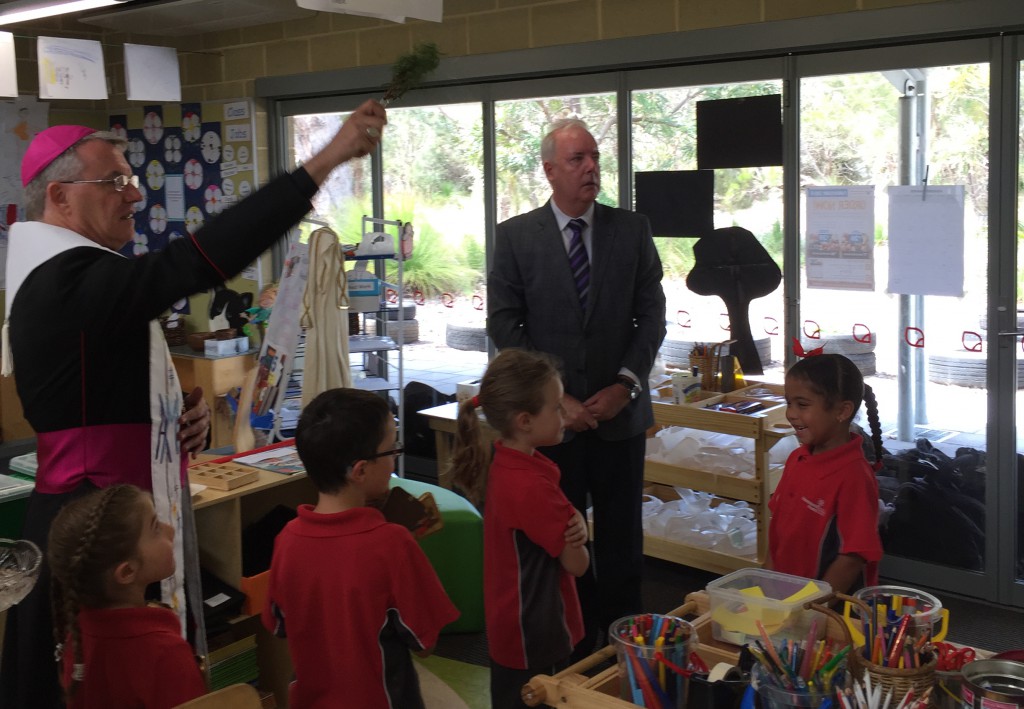 Hammond Park Catholic Primary School was officially blessed by Archbishop Costelloe SDB and opened by Catholic Education Office Executive Director Dr Tim McDonald on Tuesday, 18 November.