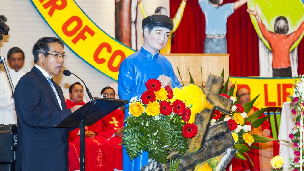 President of the Vietnamese Catholic Community, Mr Minh Le, address those gathered to mark the approaching end of the Year of Consecrated life. Photo: Supplied