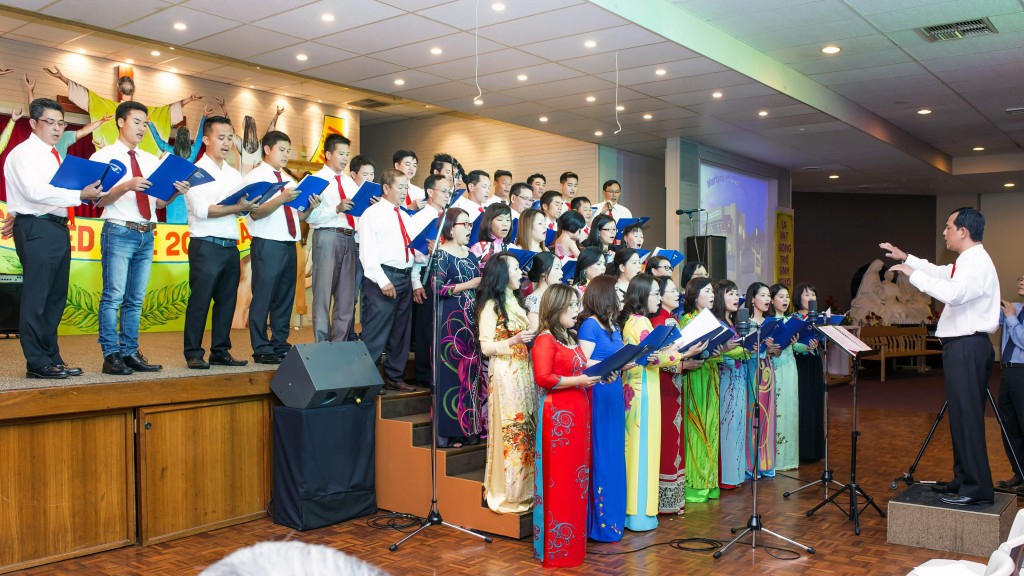 A mixed choir graces the hundreds of guests present as Perth’s Vietnamese Catholic Community marks the approaching end of Year of Consecrated life. Photo: Supplied