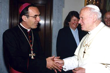 Bishop Justin Bianchini with Pope John Paul II during his Ad Limina visit to Rome in 2004. Photo: Supplied.
