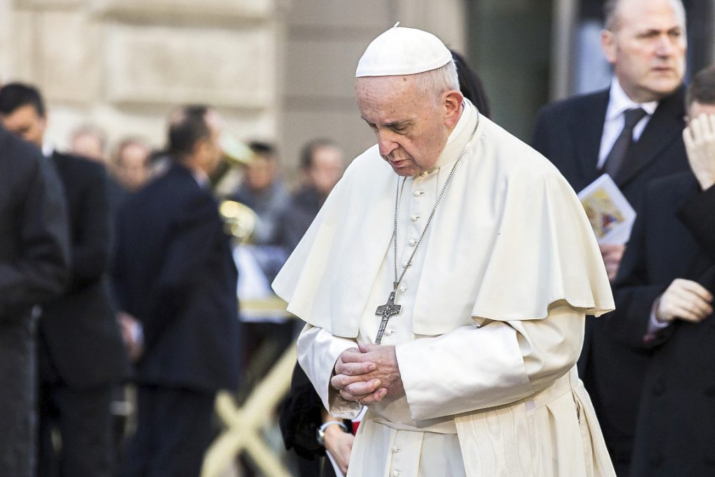 The two simple words of “Our Father” offers humanity a roadmap for the spiritual life, Pope Francis said, as we are God’s beloved sons and daughters. Photo: CNA.