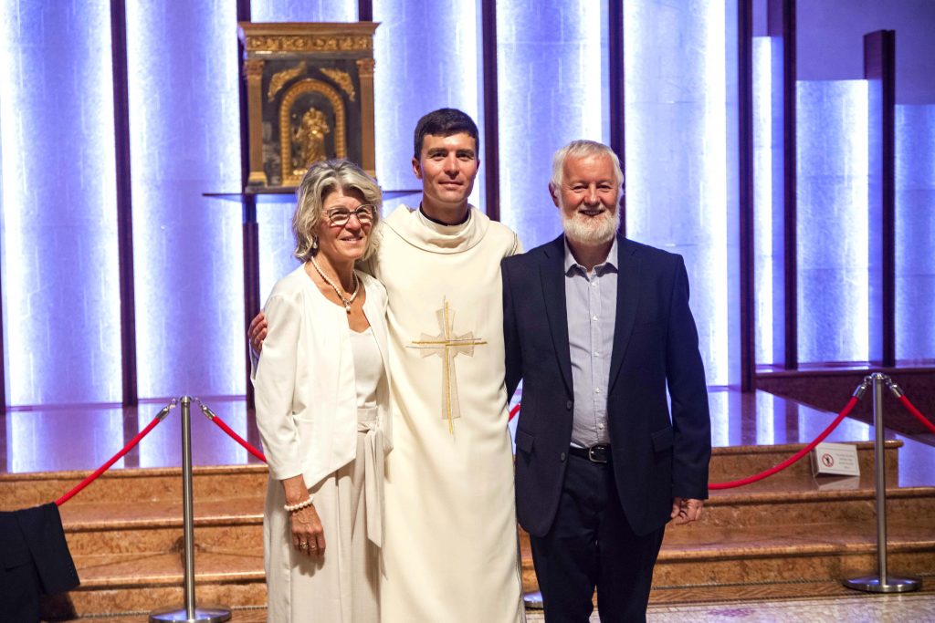 Dcn Liam Ryan, pictured alongside his parents at his Ordination to the Diaconate at St Mary’s Cathedral in December 2018, will be ordained to the priesthood on 16 August. Photo: Jamie O’Brien.