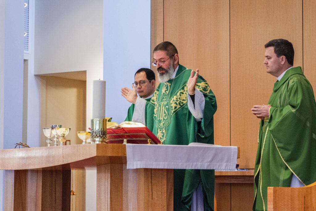 Fr Mark Rucci celebrates Thanksgiving Mass at Applecross Parish alongside Parish Priest Fr Nelson Po (left) and Fr Brendan Gormley (right) on Sunday 18 August. Photo: Matthew Lau.